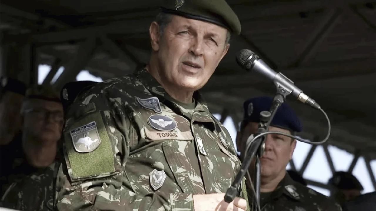 General Tomás Paiva.
