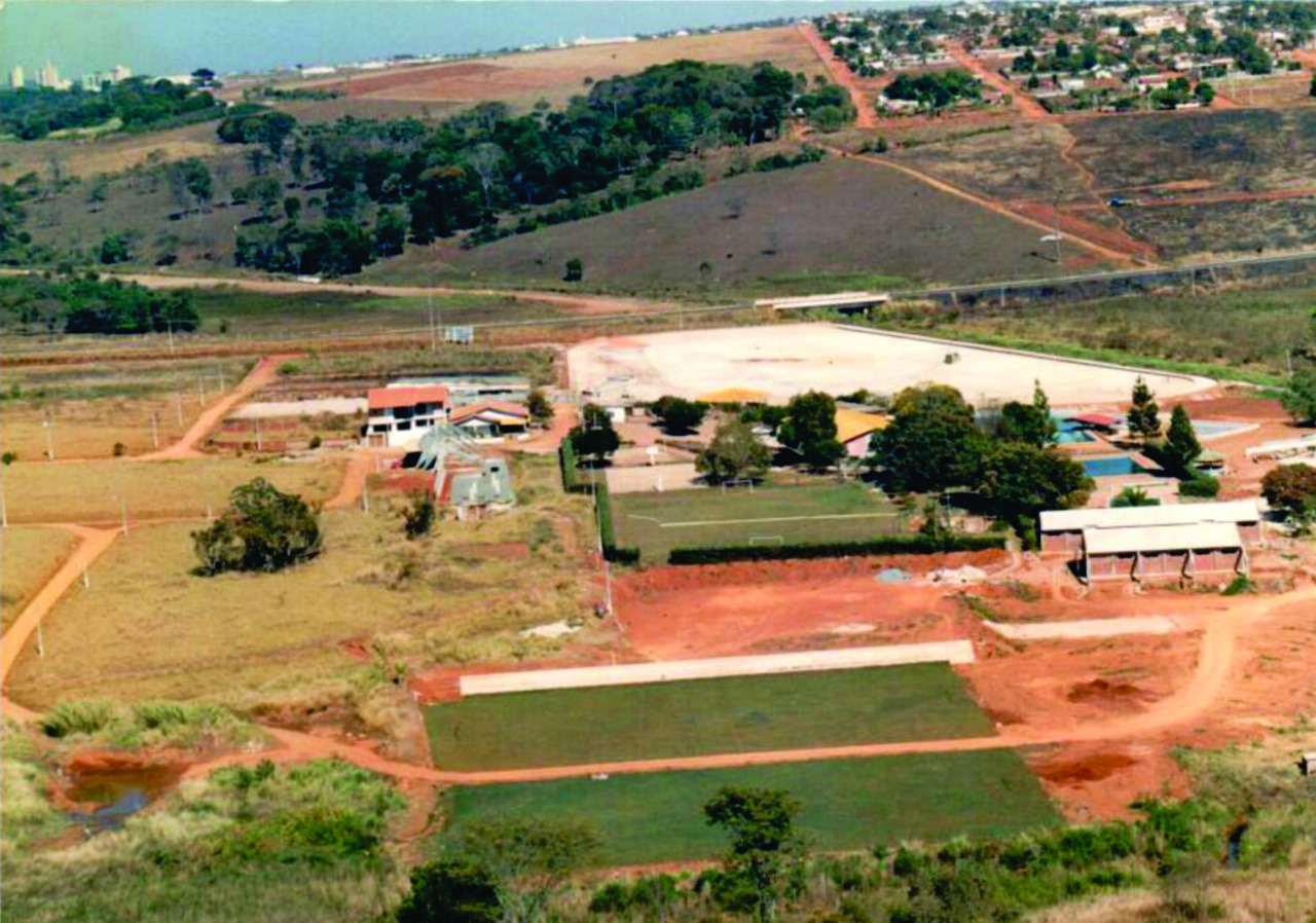 Panorâmica aérea do Clube Lírios do Campo, em 1990. (Foto: Reprodução)