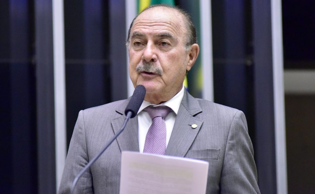 “Terei de buscar um outro partido”, admite Zacharias Calil se UB preferir Gracinha em 2026