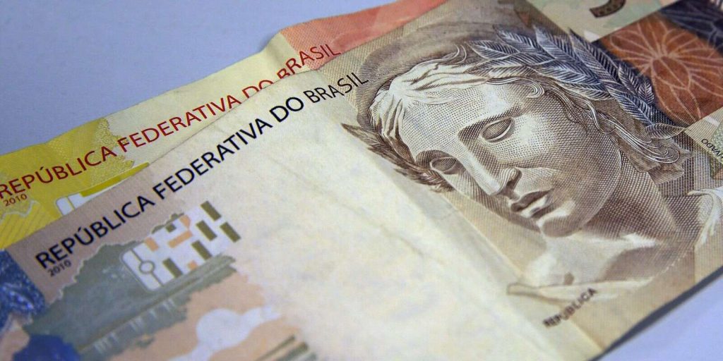 Aprovado novo benefício para jovens de 18 a 21 anos no Brasil