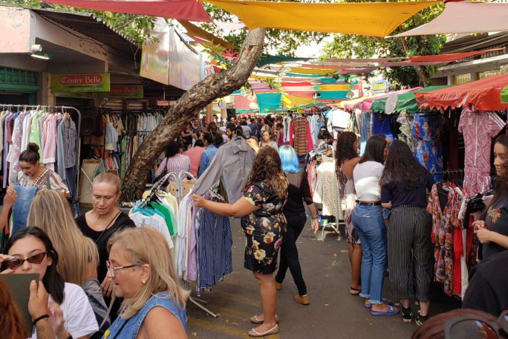 Encontro de brechós, em Goiânia.