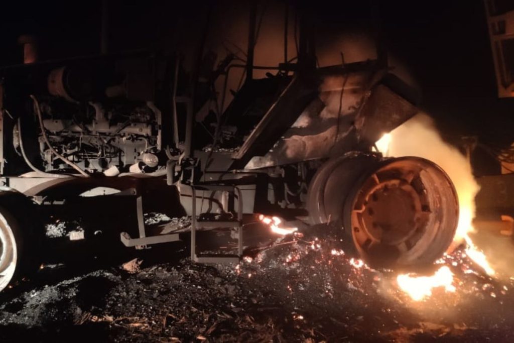 Incêndio deixa quatro pessoas mortas em canavial, em Goiás.