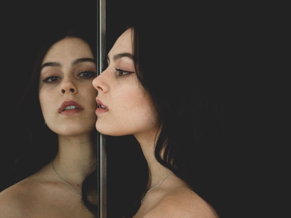 6 coisas que as pessoas invejosas fazem diferente (observe os sinais) signos que precisam agir diferente