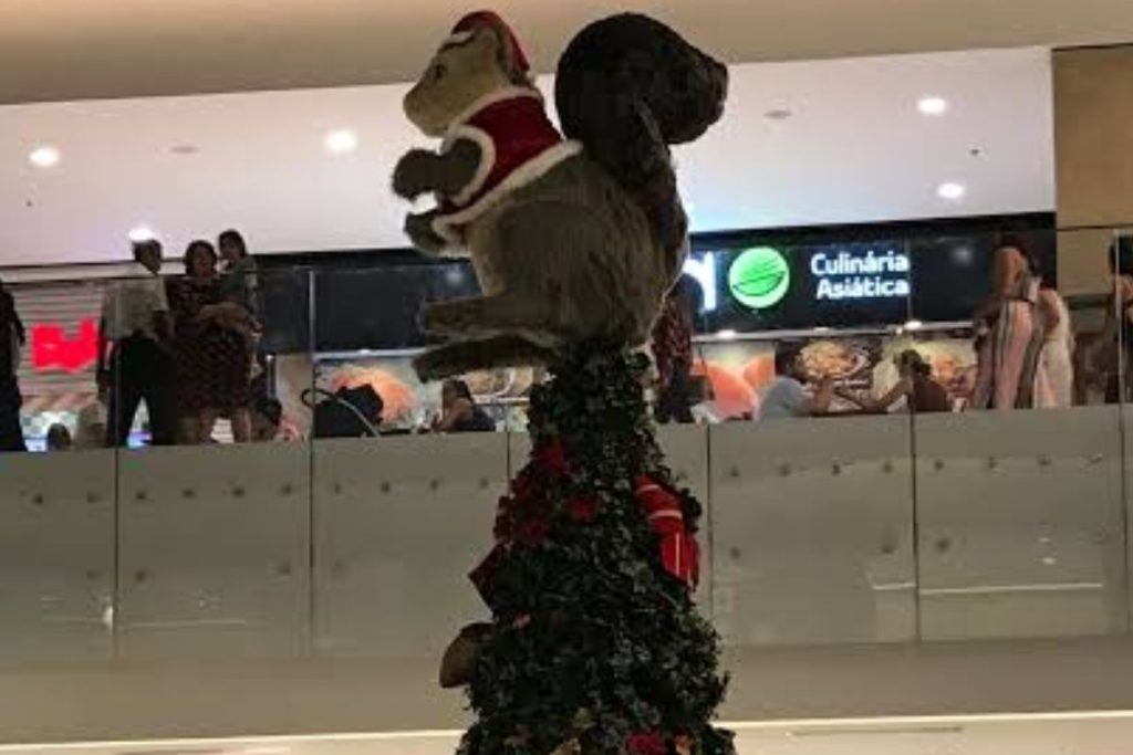 Esquilo árvore do Flamboyant Shopping.