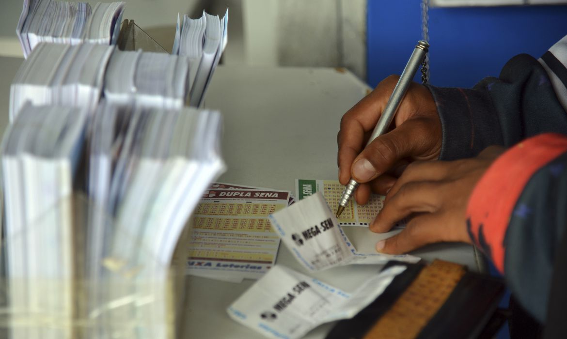 Bolão pode ser trunfo na disputa pelos R$ 300 milhões da Mega da