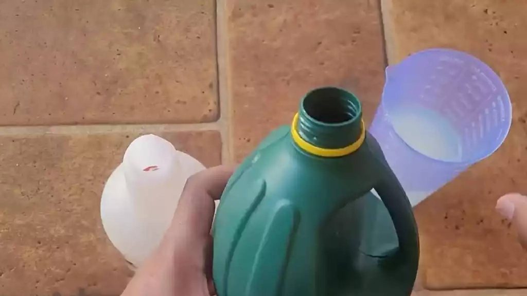 açúcar dentro da água sanitária