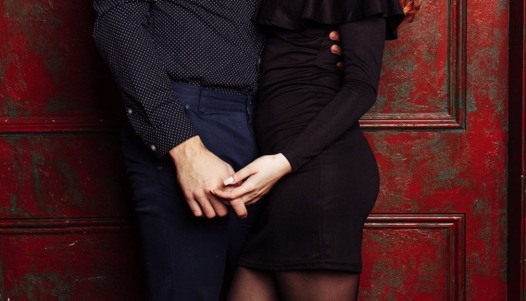 6 comportamentos que um homem que quer um futuro com você passa a apresentar