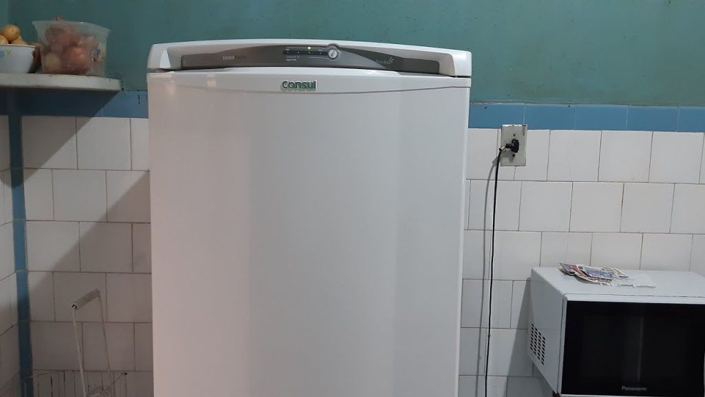 a parte da geladeira. Aprenda tirar o amarelado da geladeira de forma rápida e sem ter trabalho