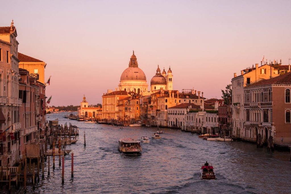 5 países que estão dando visto para brasileiros trabalhar e morar na Europa