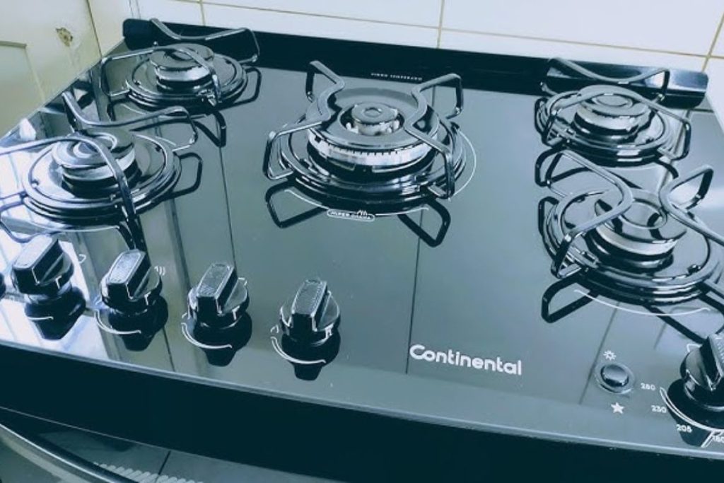 Truque das faxineiras de ricos para limpar a boca do fogão (é fácil e fica um brinco)