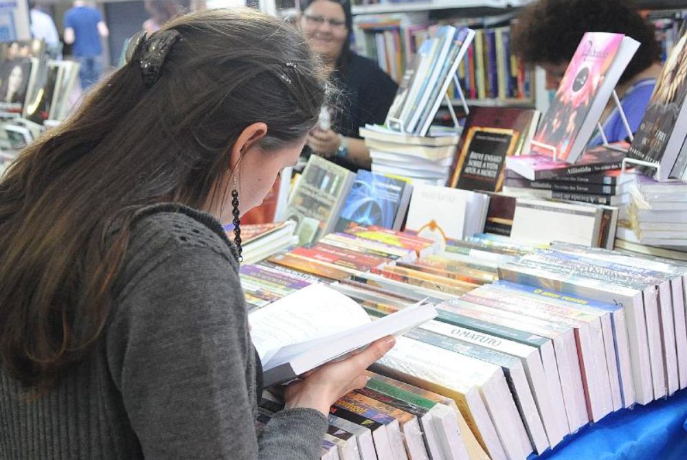 Conheça os livros gratuitos que todo brasileiro pode pedir para ler