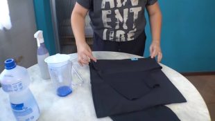 Como desamassar roupas em minutos sem precisar de ferro de passar