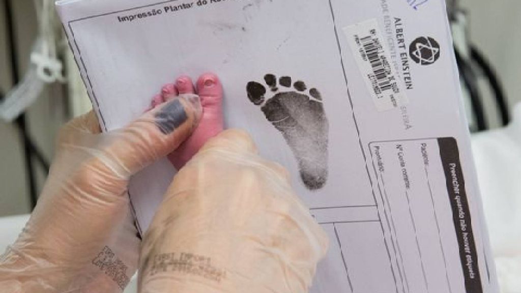 Criança recém-nascida simbolizando os nomes Populares entre os anos 80 e 90