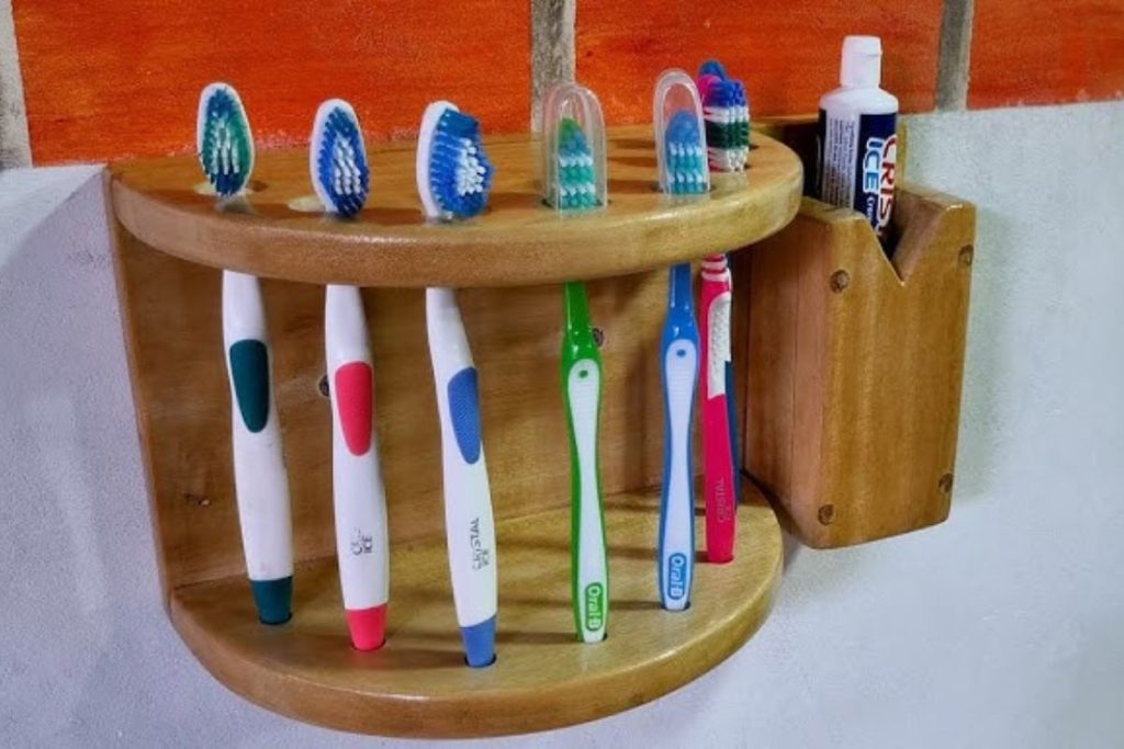 Saiba de quanto em quanto tempo você deve trocar a escova de dentes