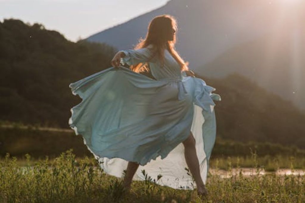 6 nomes de mulheres que são únicos e o significado de cada um deles motivo de felicidade grande