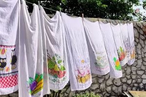 O segredo das donas de casa para deixar o pano de prato branquinho sem usar produtos fortes