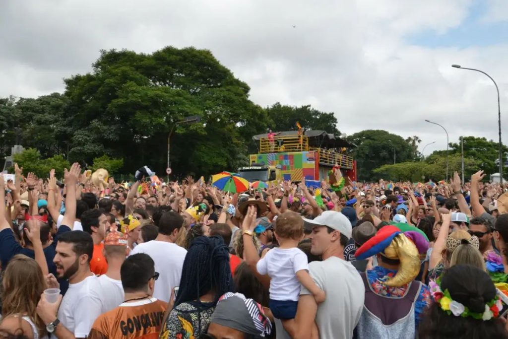 Homens devem ficar atentos à lei em vigor que pode dar até cadeia