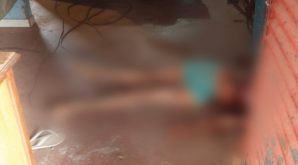 Corpo encontrado ensanguentado