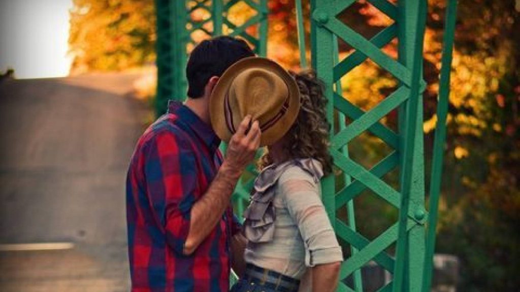 6 sinais de que aquela pessoa especial se sente atraída por você