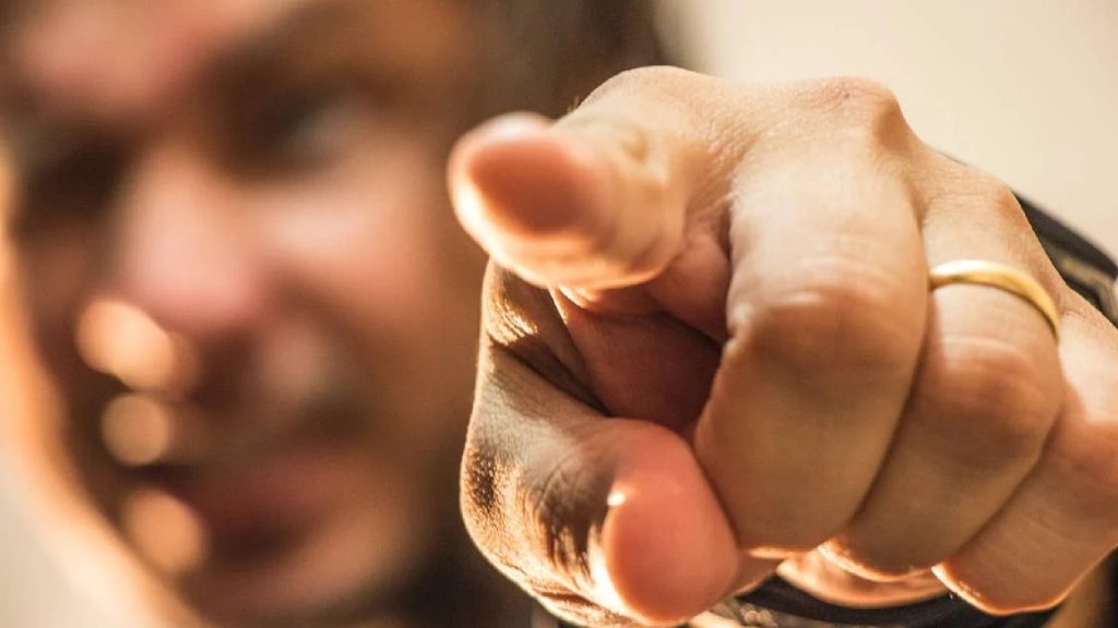 6 sinais de que sua mulher está com raiva de você e você pode ainda não ter percebido