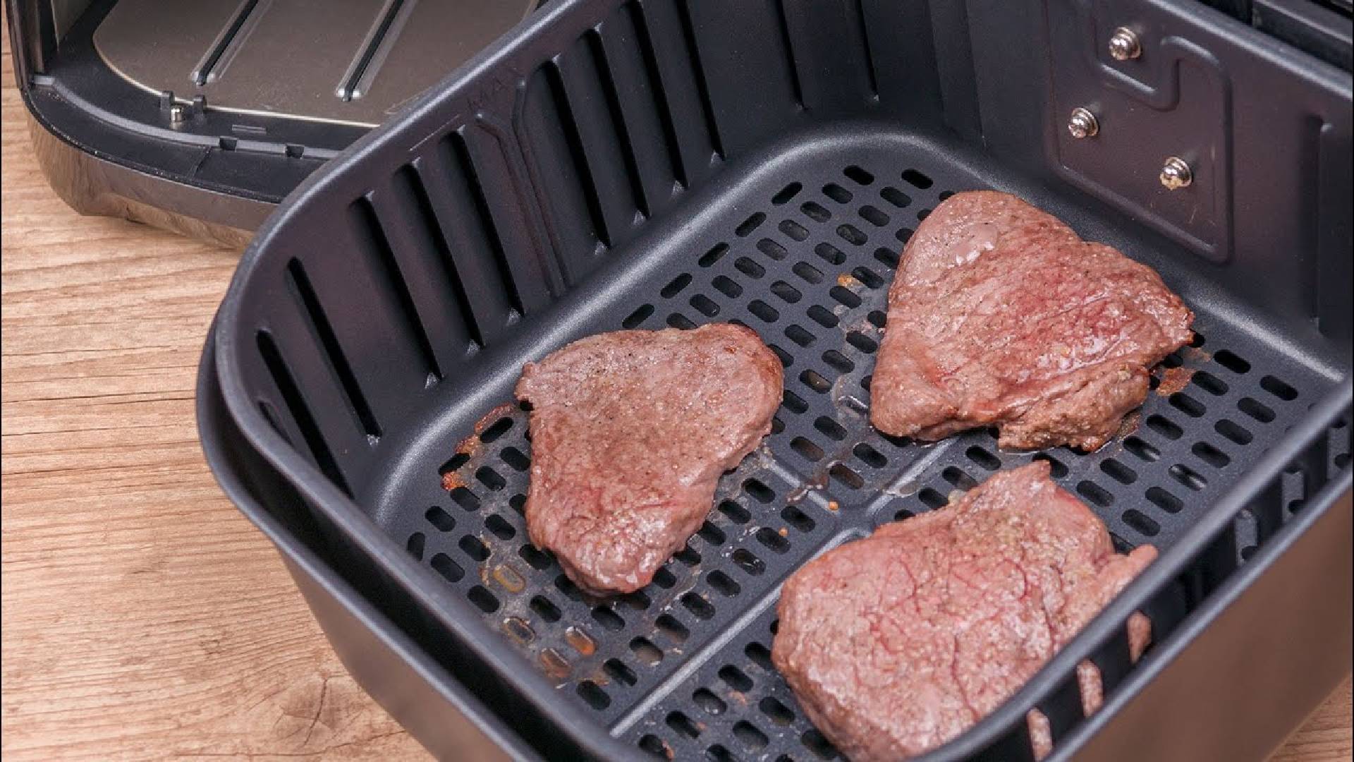 Bife é uma carne que pode ser feita na Air Fryer e fica deliciosa