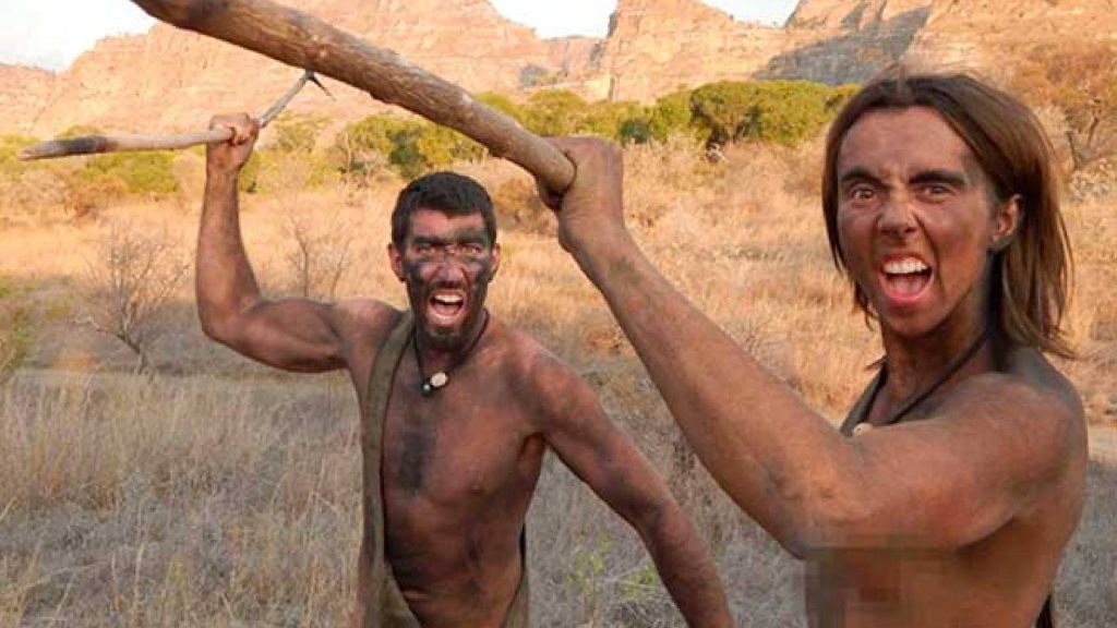 Cena de dois participantes no Largados e Pelados