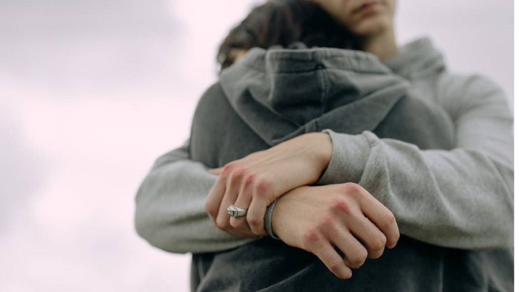 Diferenças entre uma pessoa que ama e quem só quer ser amado karma