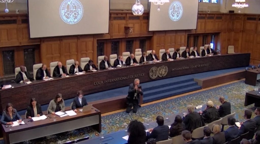 Por estarem desatualizadas ou sem sentido algum, acabaram virando projetos que devem ser cumpridos pela população