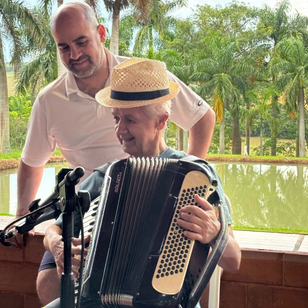 Uma história de amizade, curas e celebração através da música