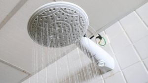 Chuveiro elétrico só existe no Brasil e estrangeiros não entendem como conseguimos usar isso no dia a dia