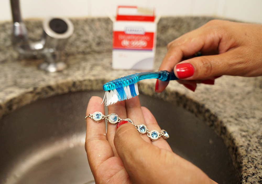 6 utilidades da pasta de dente que vão surpreender até os dentistas
