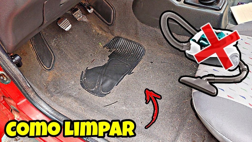 ⁠Existe uma forma de limpar o tapete do carro sem precisar de aspirador