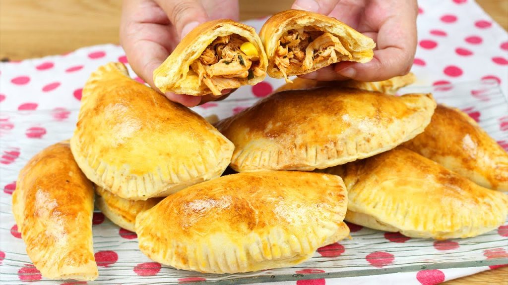 Com três ingredientes é possível fazer o pastel que derrete na boca