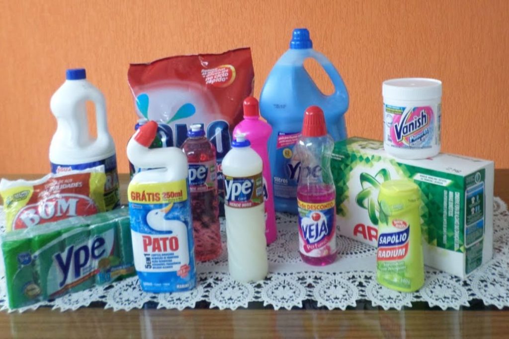 6 lugares que não se deve deixar o celular e muita gente acaba colocando