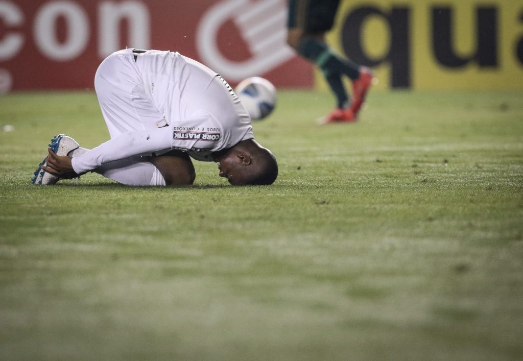 Robinho é preso em Santos para cumprir pena por estupro na Itália, diz TV