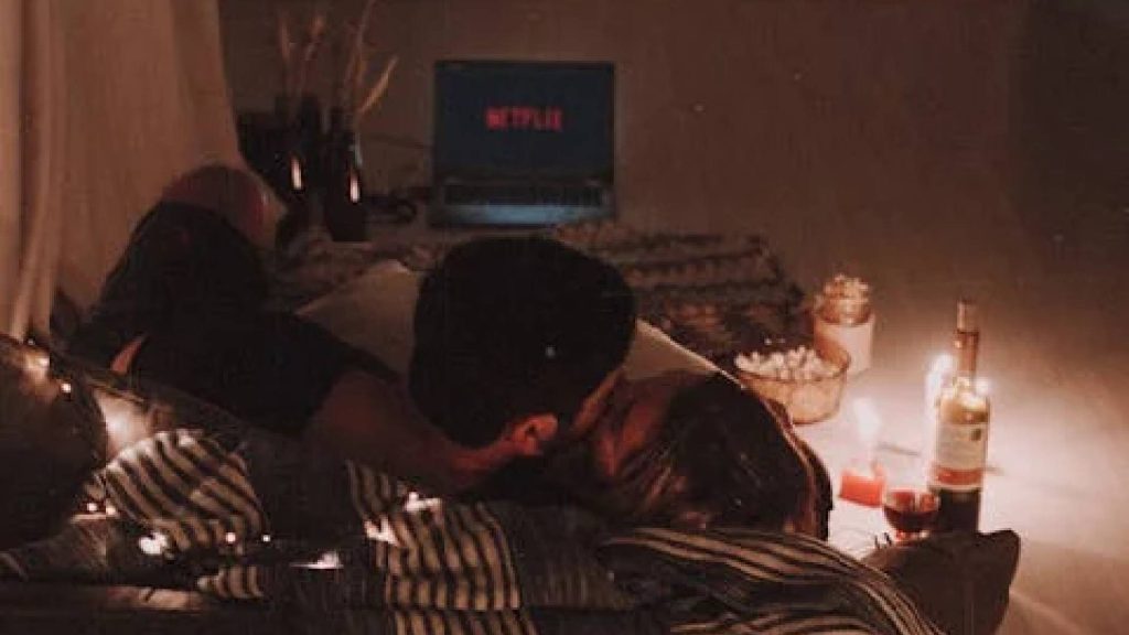 Preferir ficar em casa com alguém e um sinal de que está pronto para um relacionamento sério