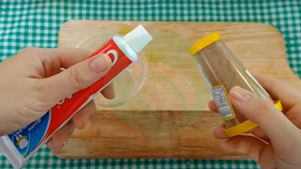 Pasta de dente com canela