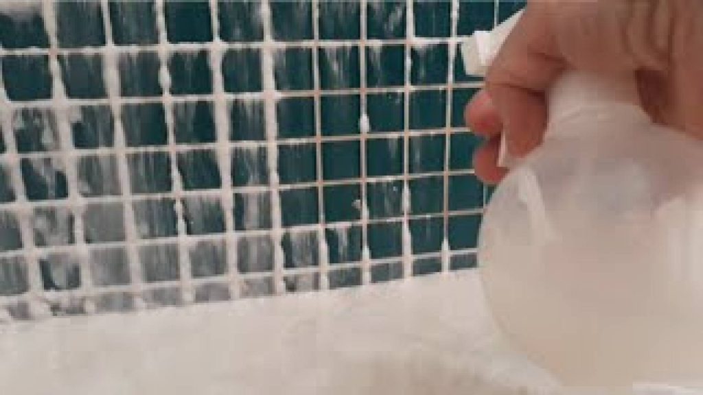 Dica para remover o calcário e o mofo do banheiro