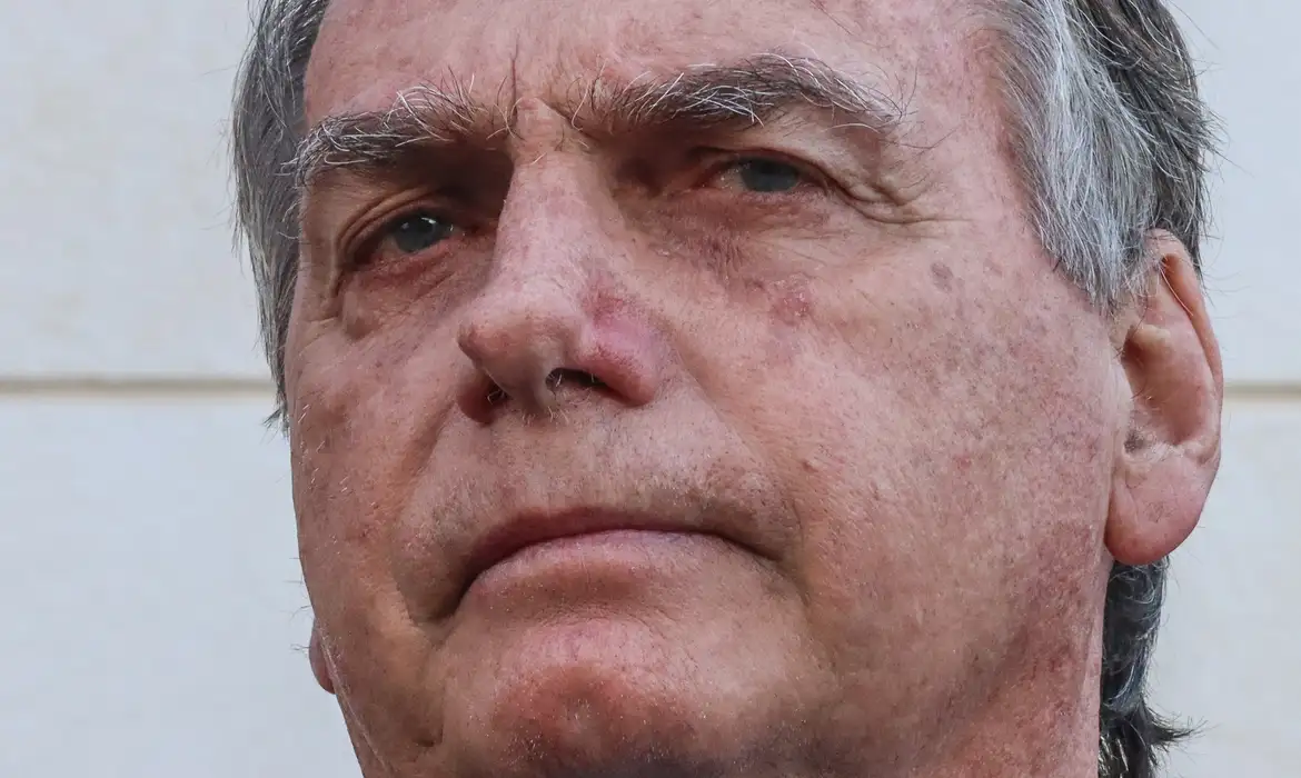 Bolsonaro deu a ordem para fraudar cartão de vacina, diz PF