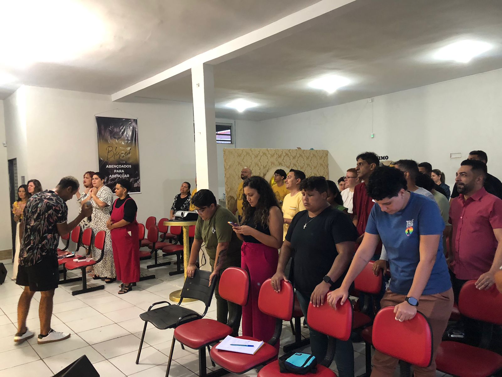 Igreja para público LGBT em Anápolis enfrenta preconceito e resistência da população