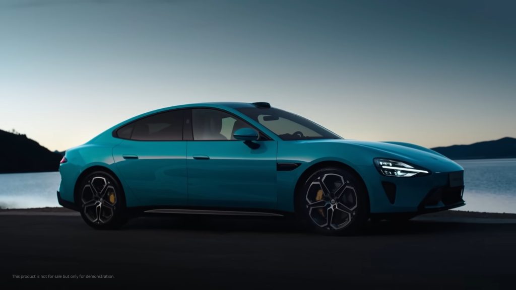 Sonhar que está em um carro em movimento: veja o que significa