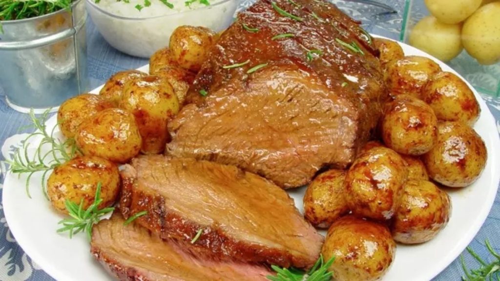 O modo de preparar picanha para deixá-la mais saborosa comida brasileira