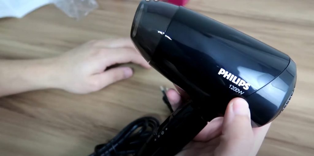 Entenda como o secador de cabelo pode ajudar a economizar na conta de luz