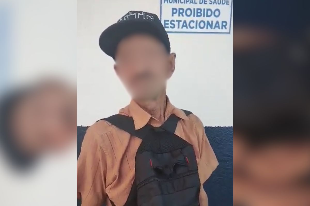 Idoso se revolta ao ser preso por agressão contra esposa e ataca policiais: ‘sou profeta, tomara que caminhão passe por cima de vocês’