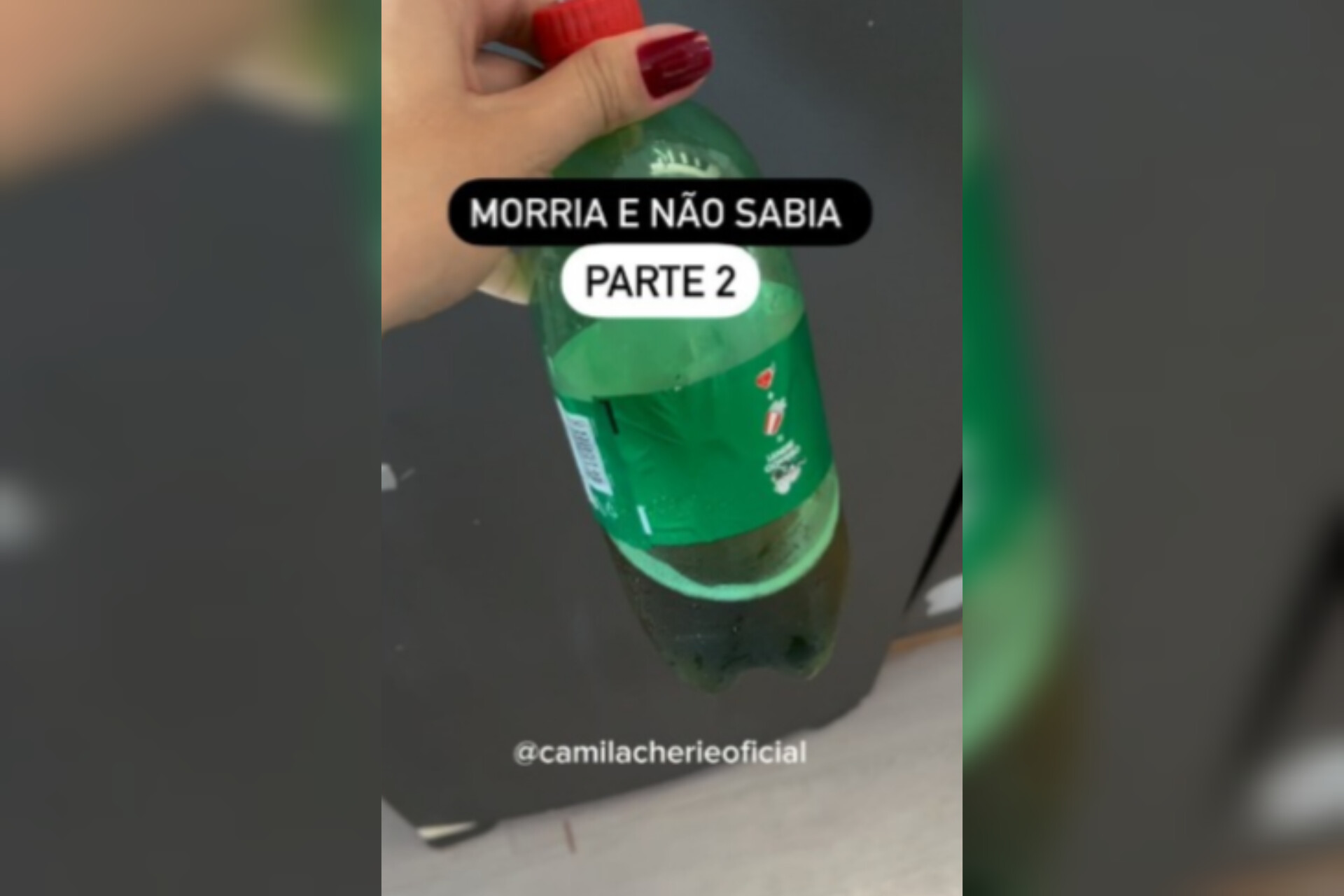 O jeito certo de guardar na geladeira refrigerante que já foi aberto (para não perder o gás)