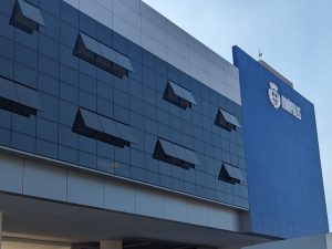 Centro Administrativo Ademar Santillo, sede da Prefeitura de Anápolis. (Foto: Davi Galvão/Portal 6)