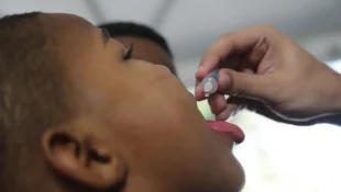 Campanha de vacinação contra poliomielite começa nesta segunda