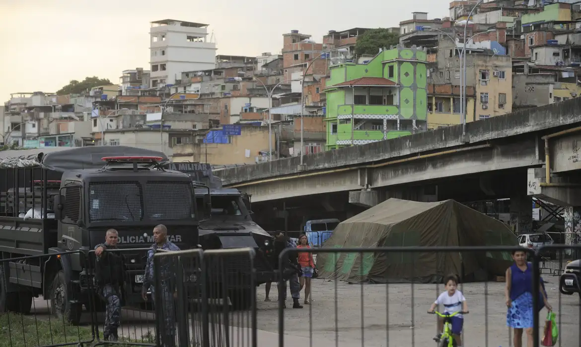 Adolescentes mortos no RJ foram mortos após 'tribunal' do Comando Vermelho