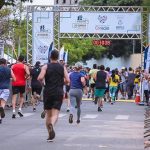 Mesmo se exercitando diariamente e comendo bem, esses hábitos te fazem engordar