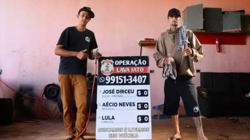 Placa chama atenção de quem deixa o carro em lava-jato